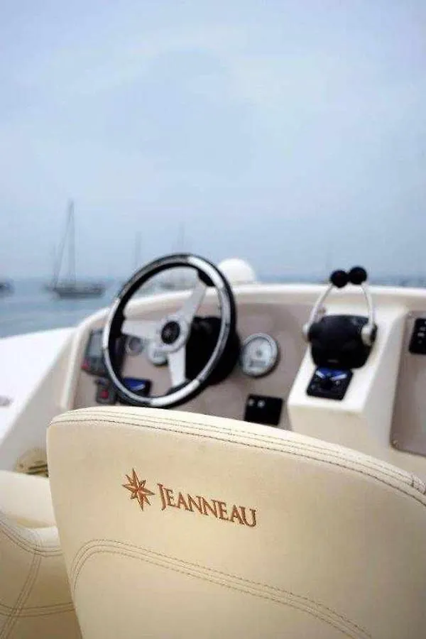 Yate De Lujo En Getxo Luxury Yacht In Getxo Hotel Botel