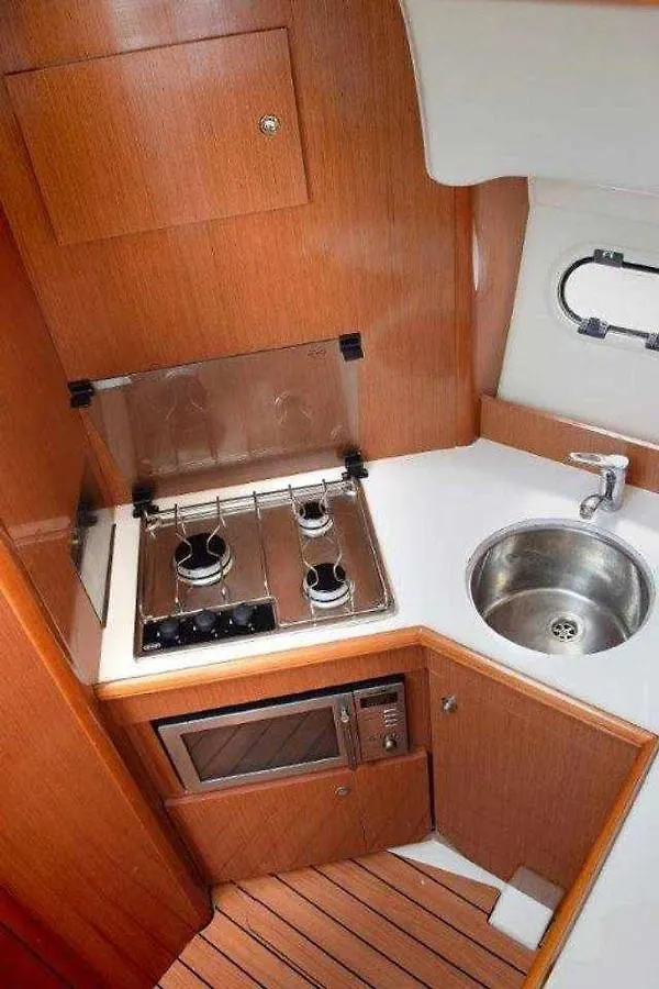 Yate De Lujo En Getxo Luxury Yacht In Getxo Hotel Spain