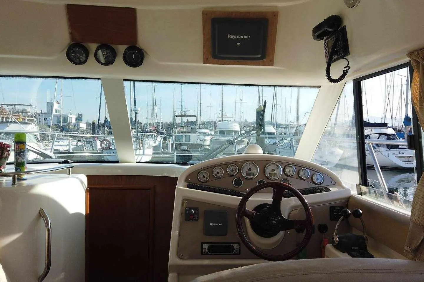 Botel Yate De Lujo En Getxo Luxury Yacht In Getxo Hotel