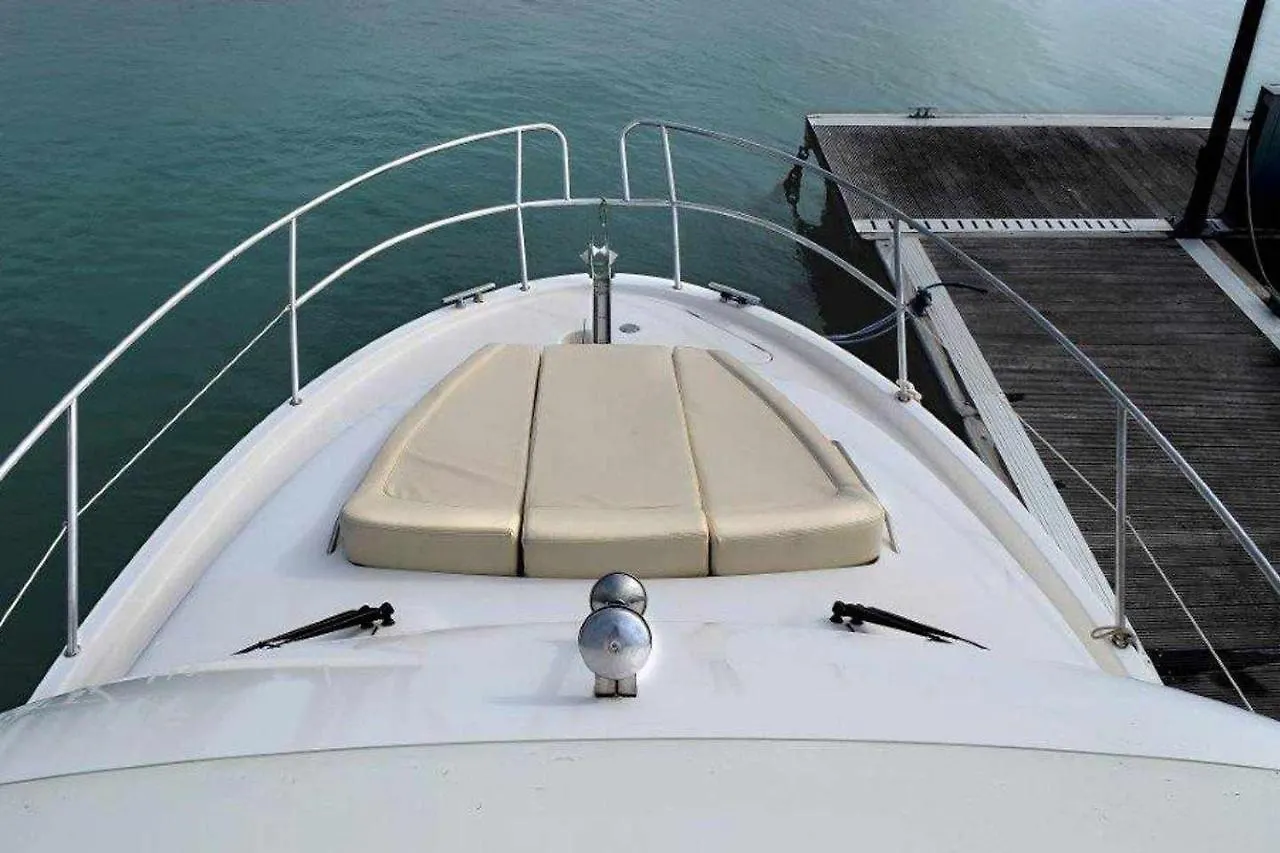 מלון Yate De Lujo En Getxo Luxury Yacht In גטסו ספינת מלון